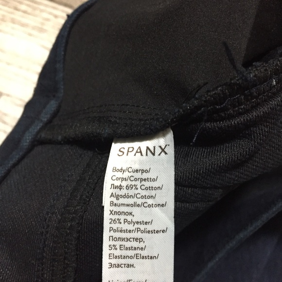 Spanx Pull On Jeans Women’s XS Dark Wash Blue Denim (Inseam 27) - Picture 7 of 9